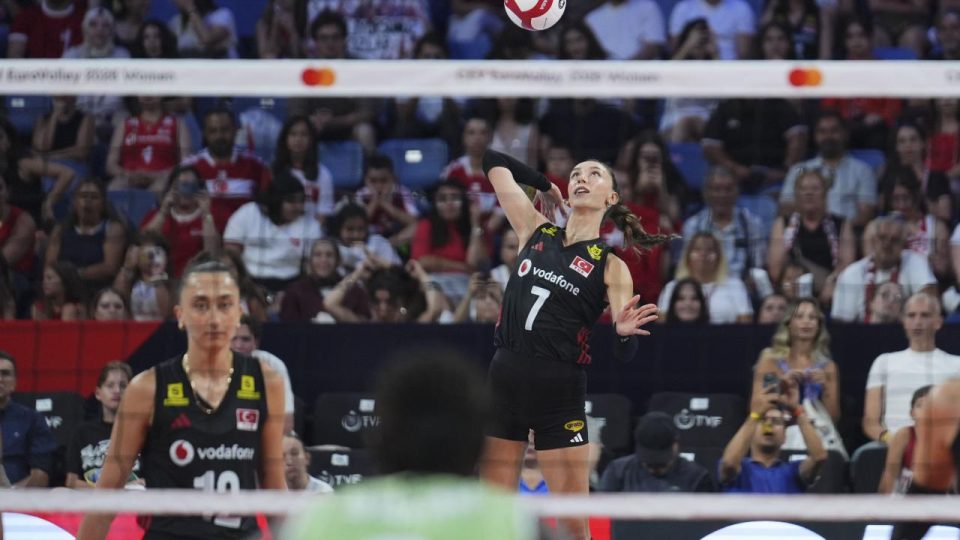 Filenin Sultanları Slovenya’yı 3-1 yendi